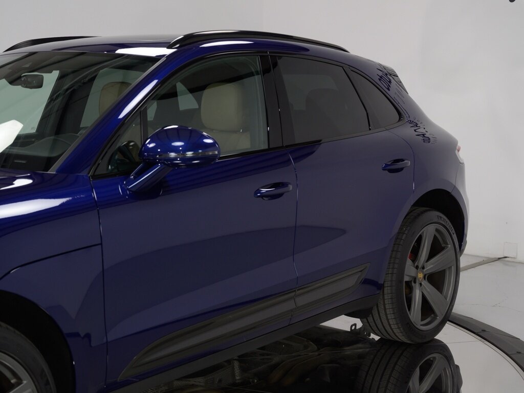 2022 Porsche Macan S $89K MSRP 21 " Exclusive Sport Design Wheels   - Photo 16 - Sarasota, FL 34243