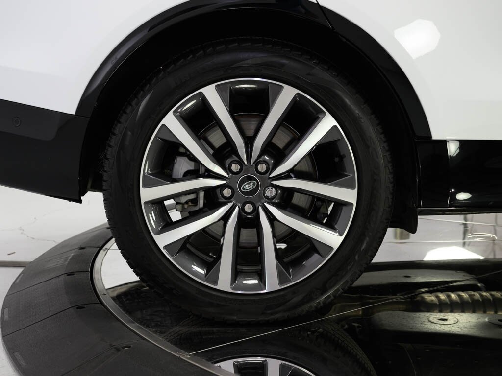 2024 Land Rover Discovery P360 Dynamic SE 3RD Row Pack Comfort Pkg - Photo 35 - Sarasota, FL 34243