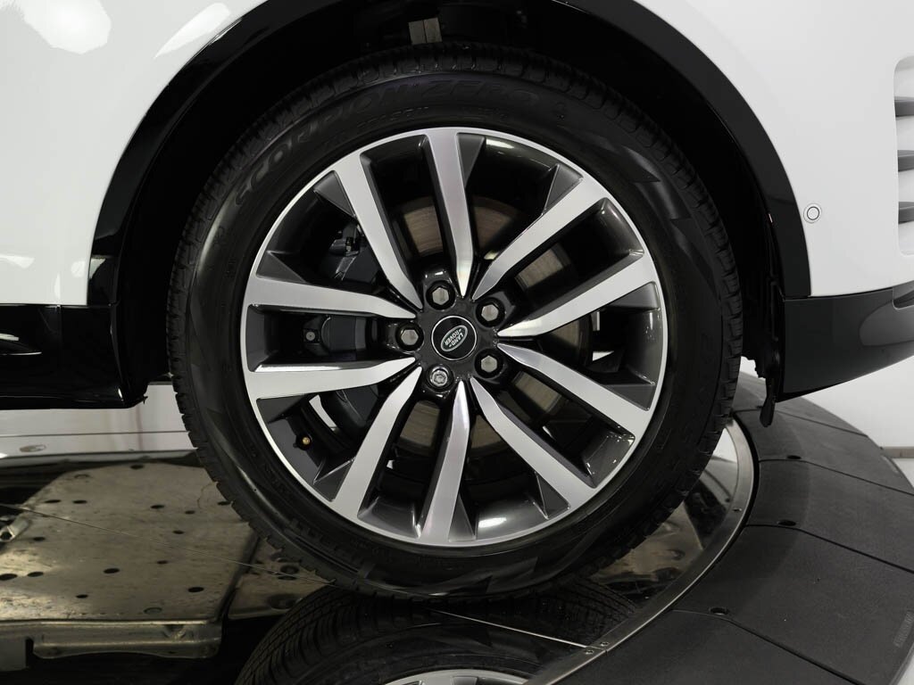 2024 Land Rover Discovery P360 Dynamic SE 3RD Row Pack Comfort Pkg - Photo 34 - Sarasota, FL 34243