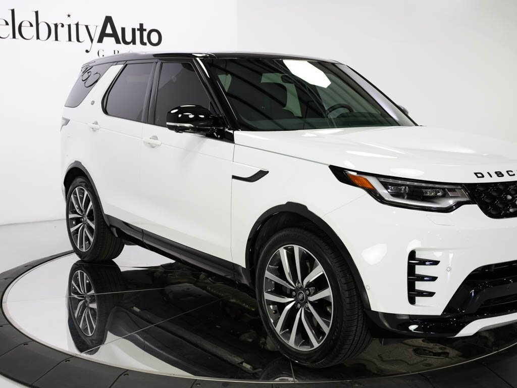 2024 Land Rover Discovery P360 Dynamic SE 3RD Row Pack Comfort Pkg - Photo 10 - Sarasota, FL 34243