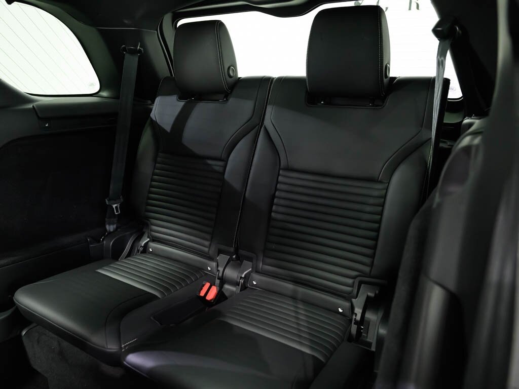 2024 Land Rover Discovery P360 Dynamic SE 3RD Row Pack Comfort Pkg - Photo 49 - Sarasota, FL 34243