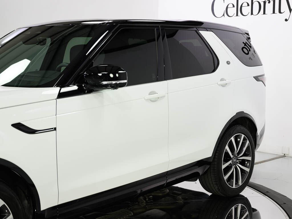2024 Land Rover Discovery P360 Dynamic SE 3RD Row Pack Comfort Pkg - Photo 16 - Sarasota, FL 34243