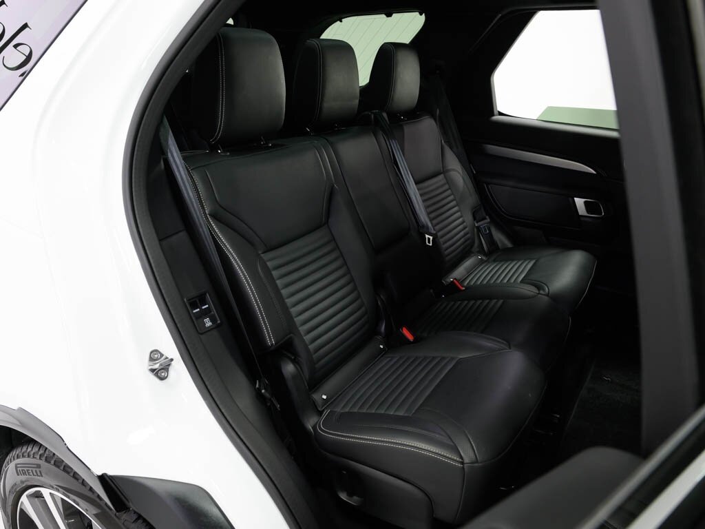 2024 Land Rover Discovery P360 Dynamic SE 3RD Row Pack Comfort Pkg - Photo 44 - Sarasota, FL 34243