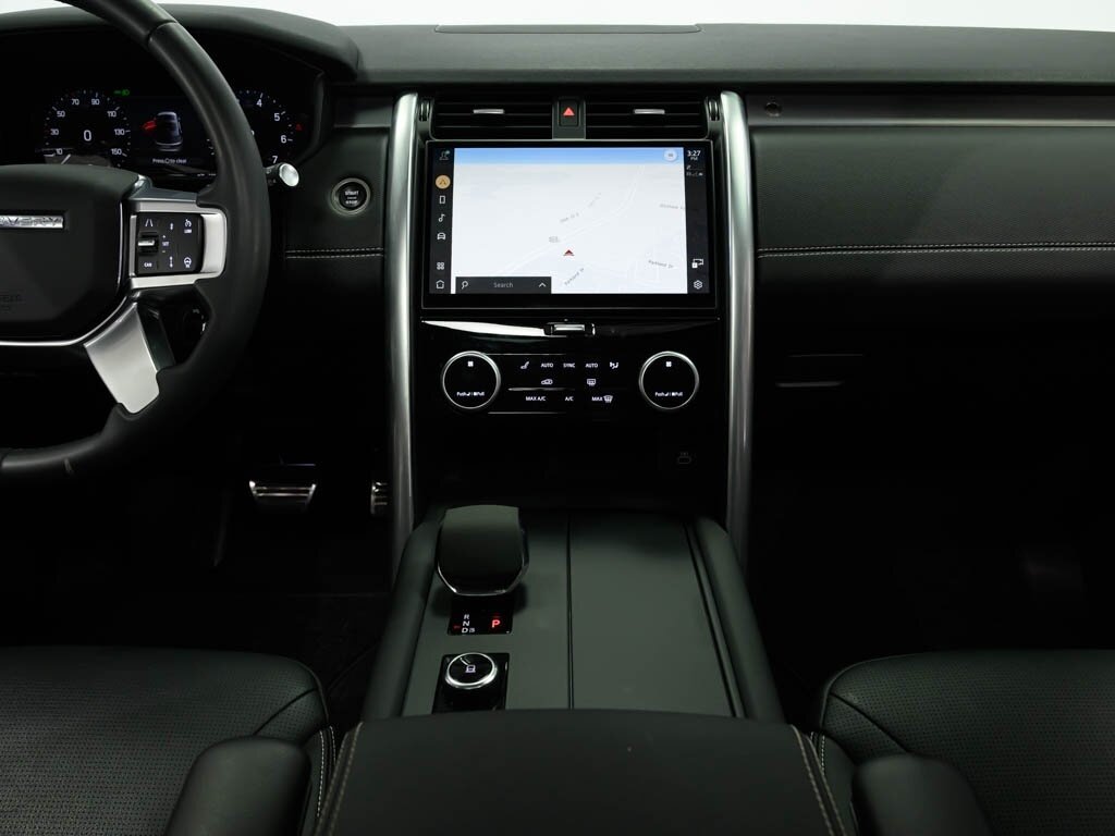 2024 Land Rover Discovery P360 Dynamic SE 3RD Row Pack Comfort Pkg - Photo 55 - Sarasota, FL 34243