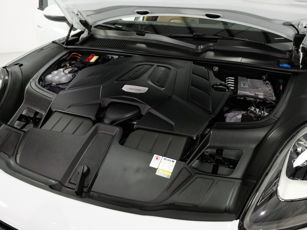 2022 Porsche Cayenne Coupe Premium Package 4 Zone Climate Control - Photo 60 - Sarasota, FL 34243
