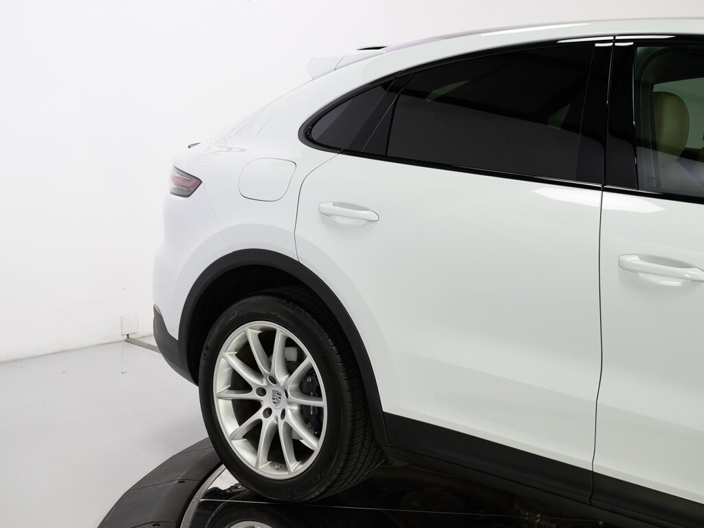2022 Porsche Cayenne Coupe Premium Package 4 Zone Climate Control - Photo 28 - Sarasota, FL 34243