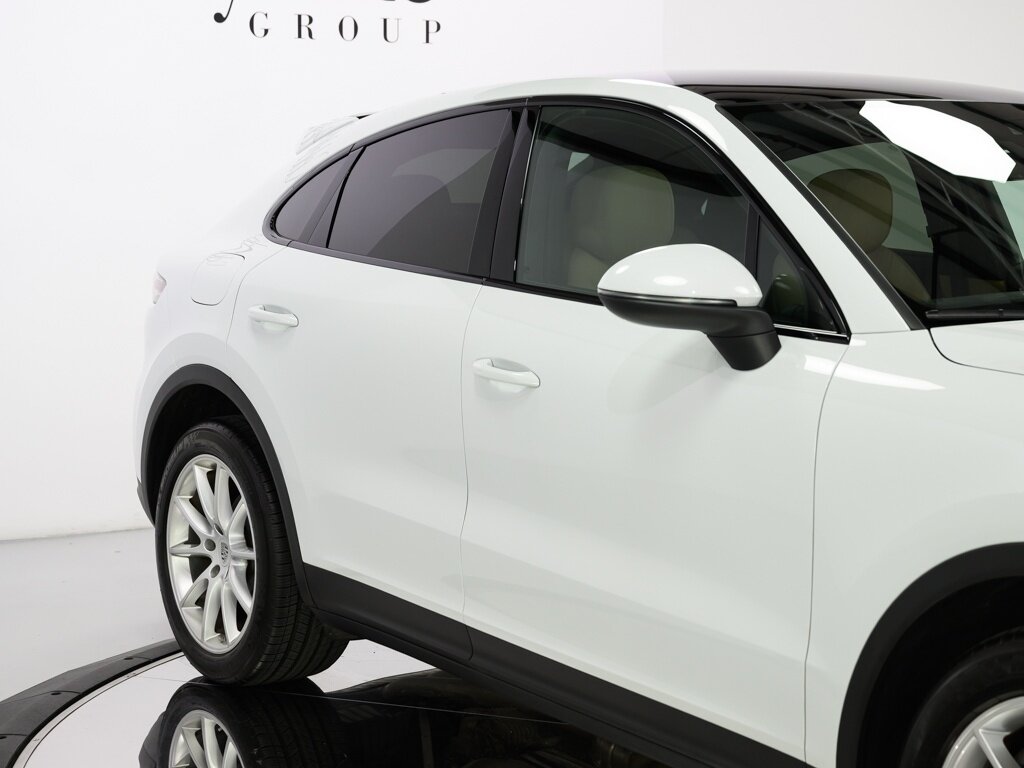 2022 Porsche Cayenne Coupe Premium Package 4 Zone Climate Control - Photo 15 - Sarasota, FL 34243