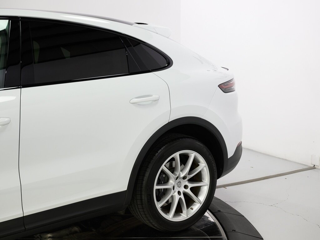2022 Porsche Cayenne Coupe Premium Package 4 Zone Climate Control - Photo 29 - Sarasota, FL 34243