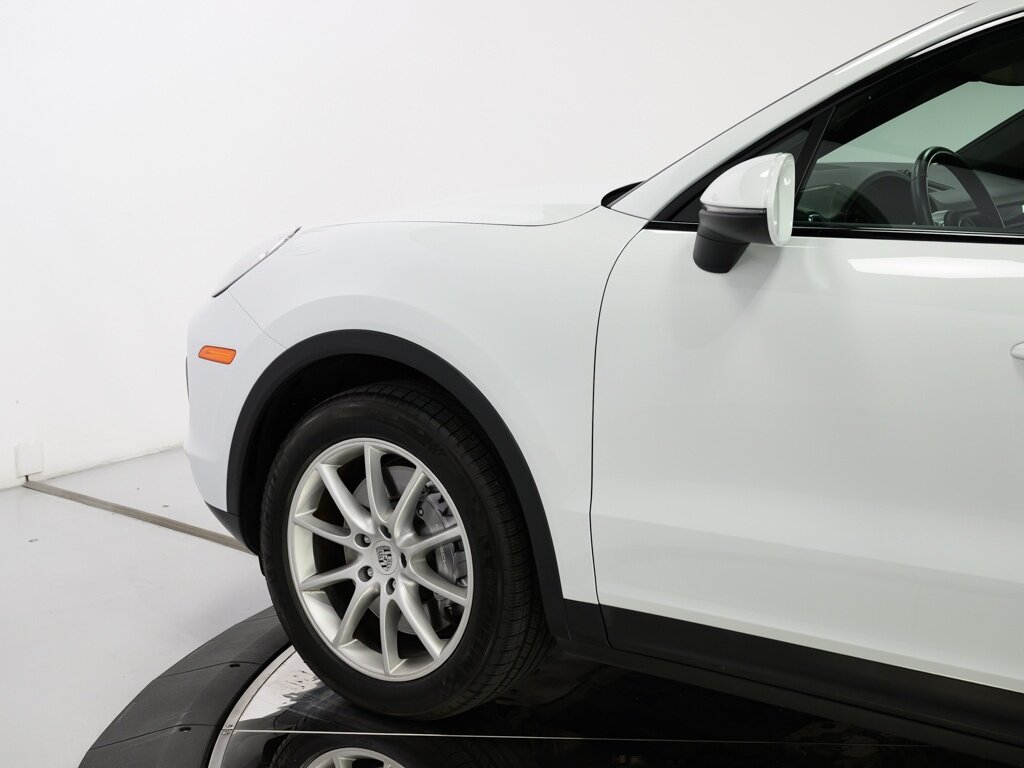 2022 Porsche Cayenne Coupe Premium Package 4 Zone Climate Control - Photo 18 - Sarasota, FL 34243