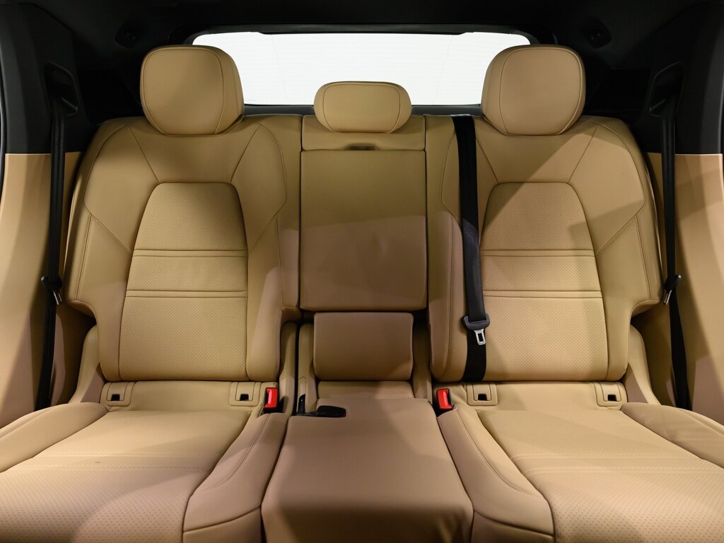 2022 Porsche Cayenne Coupe Premium Package 4 Zone Climate Control - Photo 43 - Sarasota, FL 34243