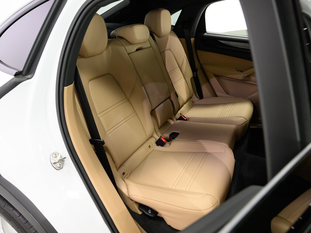 2022 Porsche Cayenne Coupe Premium Package 4 Zone Climate Control - Photo 42 - Sarasota, FL 34243