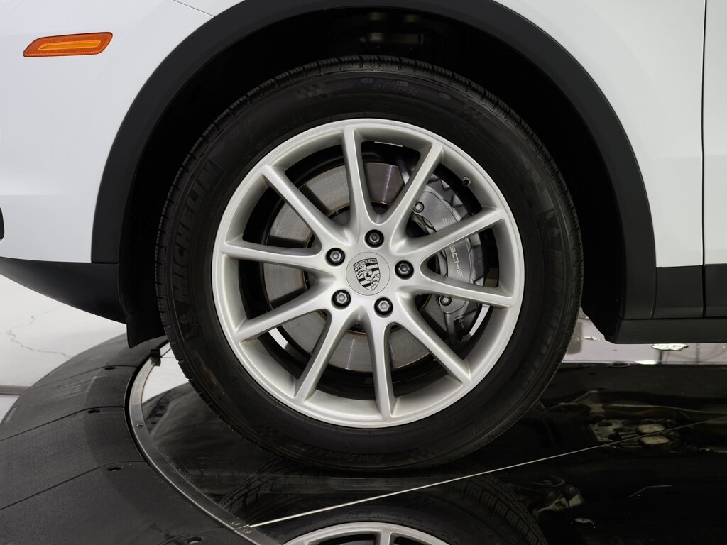 2022 Porsche Cayenne Coupe Premium Package 4 Zone Climate Control - Photo 34 - Sarasota, FL 34243