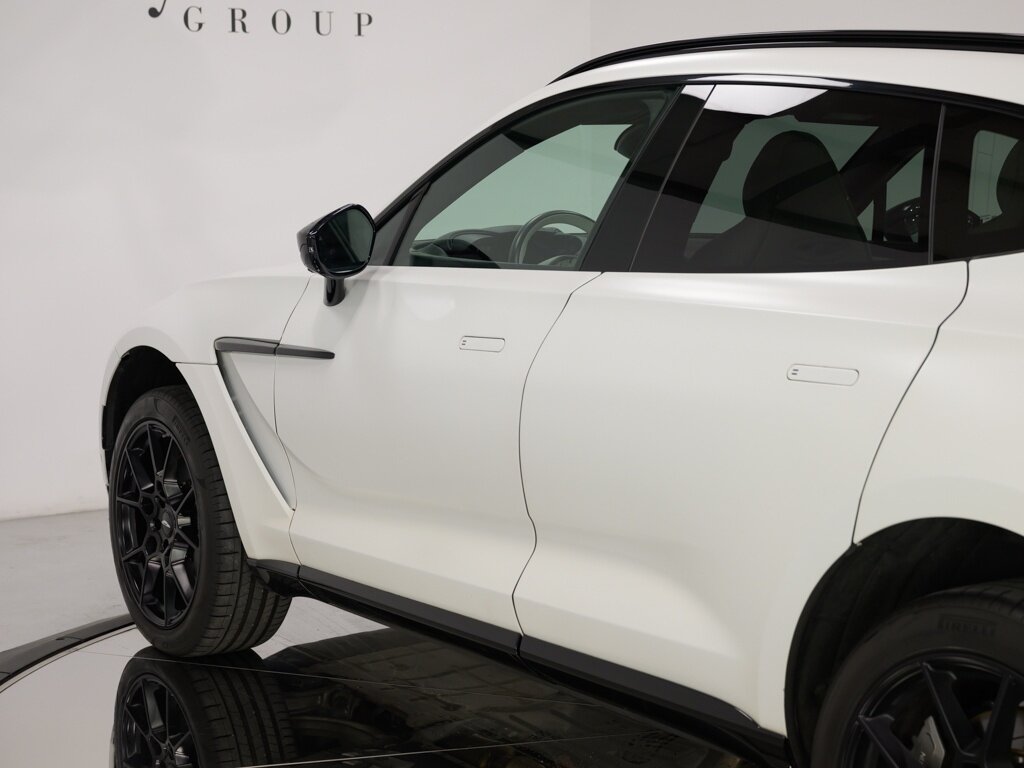 2022 Aston Martin DBX $227K MSRP Satin Paint Finish   - Photo 27 - Sarasota, FL 34243