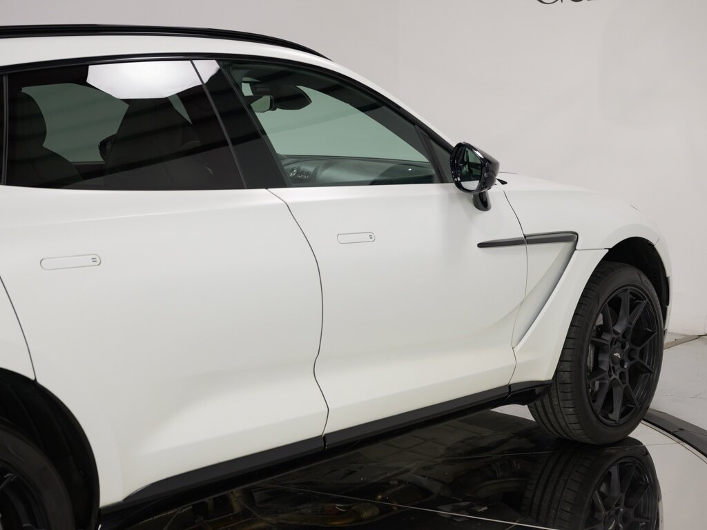 2022 Aston Martin DBX $227K MSRP Satin Paint Finish   - Photo 26 - Sarasota, FL 34243