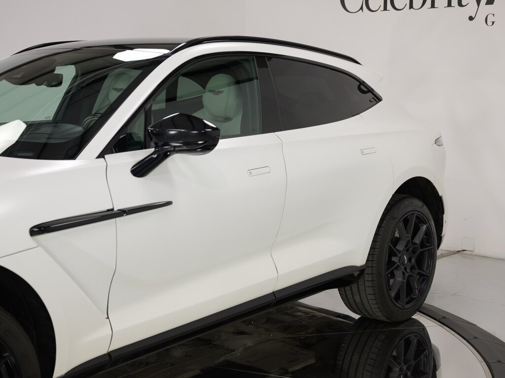 2022 Aston Martin DBX $227K MSRP Satin Paint Finish   - Photo 16 - Sarasota, FL 34243