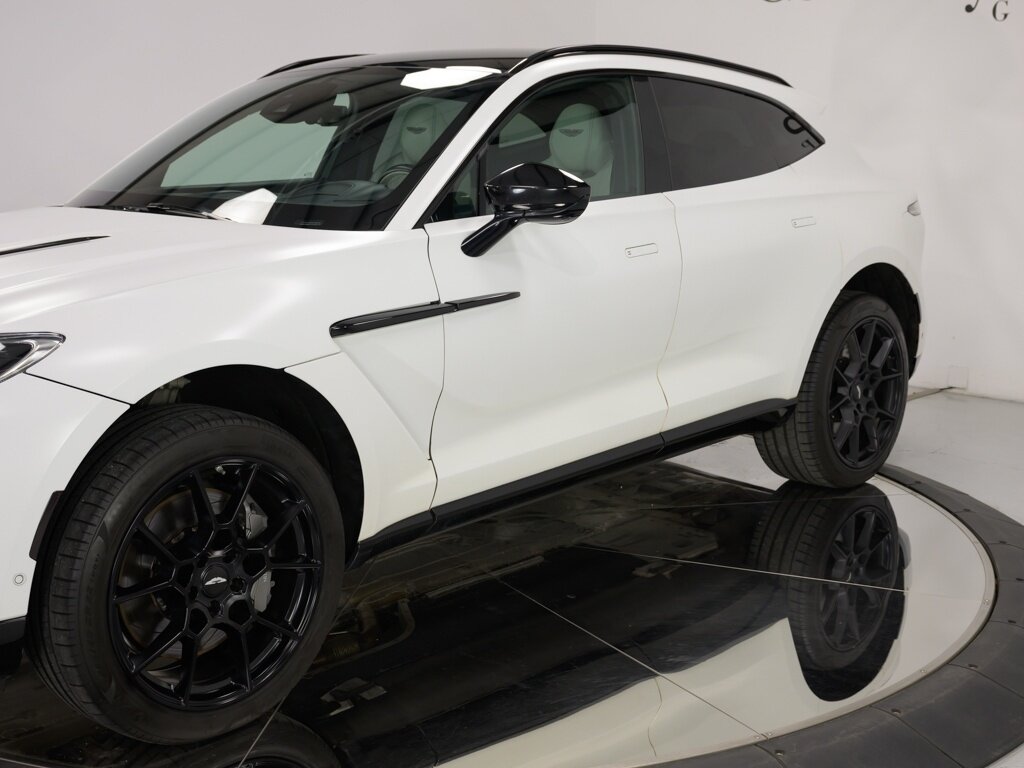 2022 Aston Martin DBX $227K MSRP Satin Paint Finish   - Photo 14 - Sarasota, FL 34243