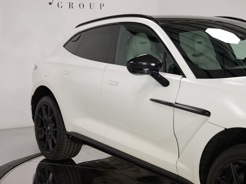 2022 Aston Martin DBX $227K MSRP Satin Paint Finish   - Photo 15 - Sarasota, FL 34243