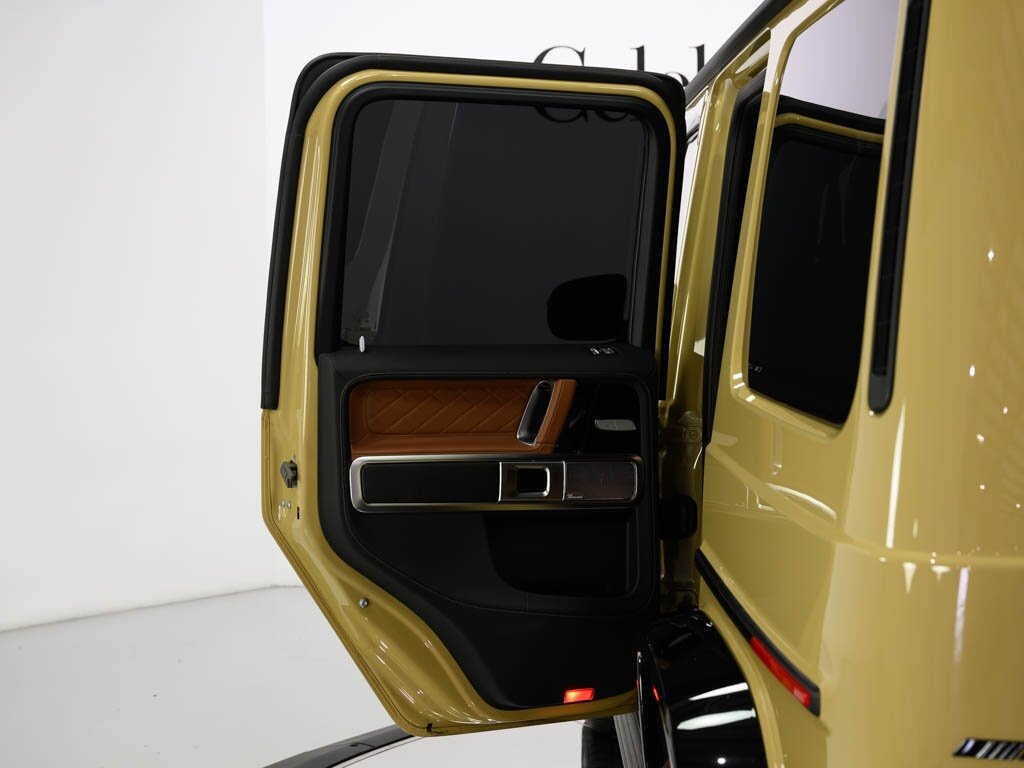 2025 Mercedes-Benz AMG G63 Interior Pkg Plus 22 " Black AMG Wheels   - Photo 40 - Sarasota, FL 34243