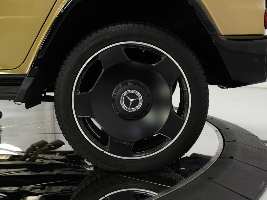 2025 Mercedes-Benz AMG G63 Interior Pkg Plus 22 " Black AMG Wheels   - Photo 37 - Sarasota, FL 34243