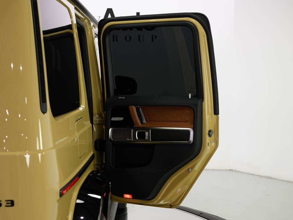 2025 Mercedes-Benz AMG G63 Interior Pkg Plus 22 " Black AMG Wheels   - Photo 41 - Sarasota, FL 34243