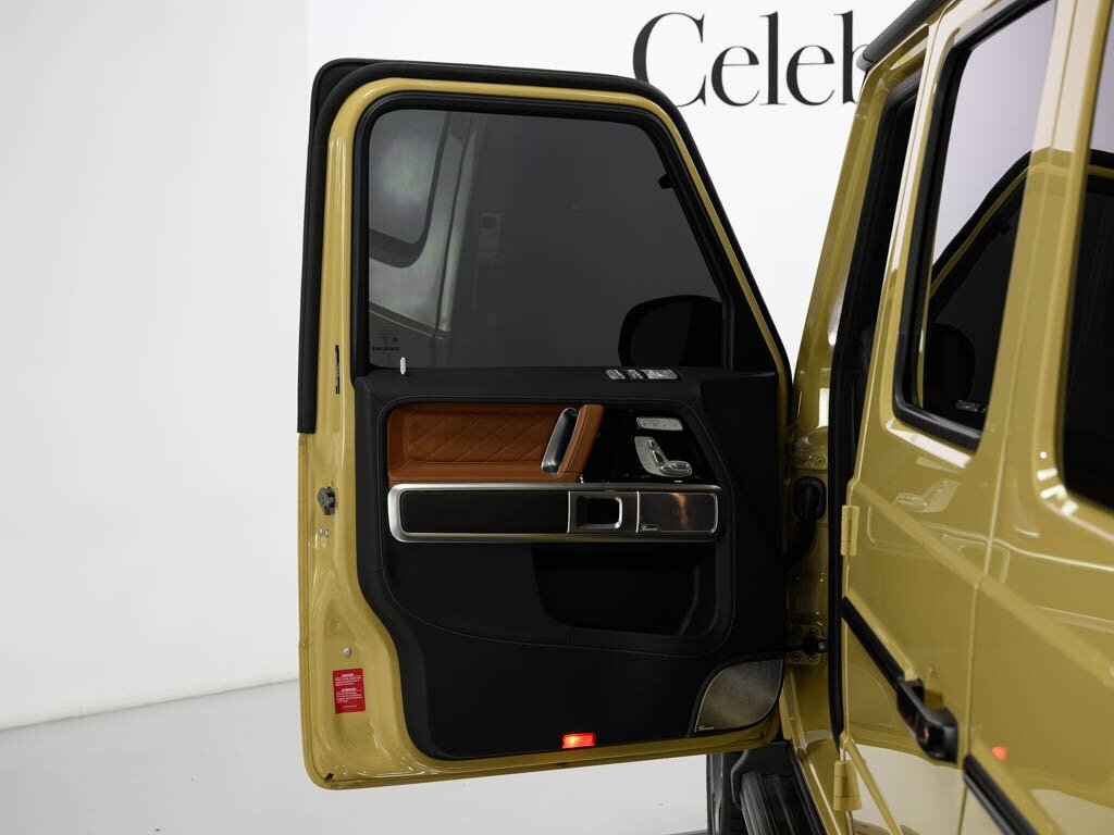 2025 Mercedes-Benz AMG G63 Interior Pkg Plus 22 " Black AMG Wheels   - Photo 38 - Sarasota, FL 34243