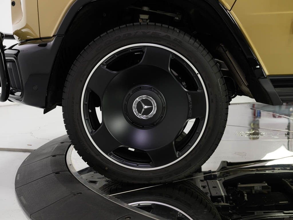 2025 Mercedes-Benz AMG G63 Interior Pkg Plus 22 " Black AMG Wheels   - Photo 36 - Sarasota, FL 34243
