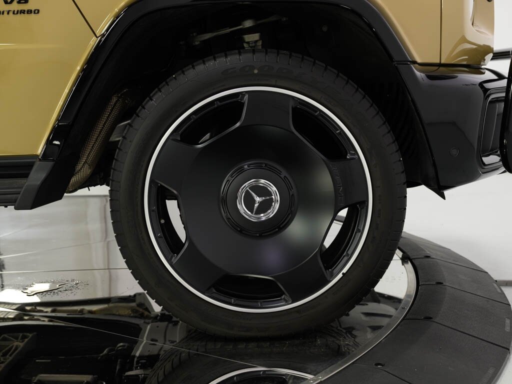 2025 Mercedes-Benz AMG G63 Interior Pkg Plus 22 " Black AMG Wheels   - Photo 34 - Sarasota, FL 34243
