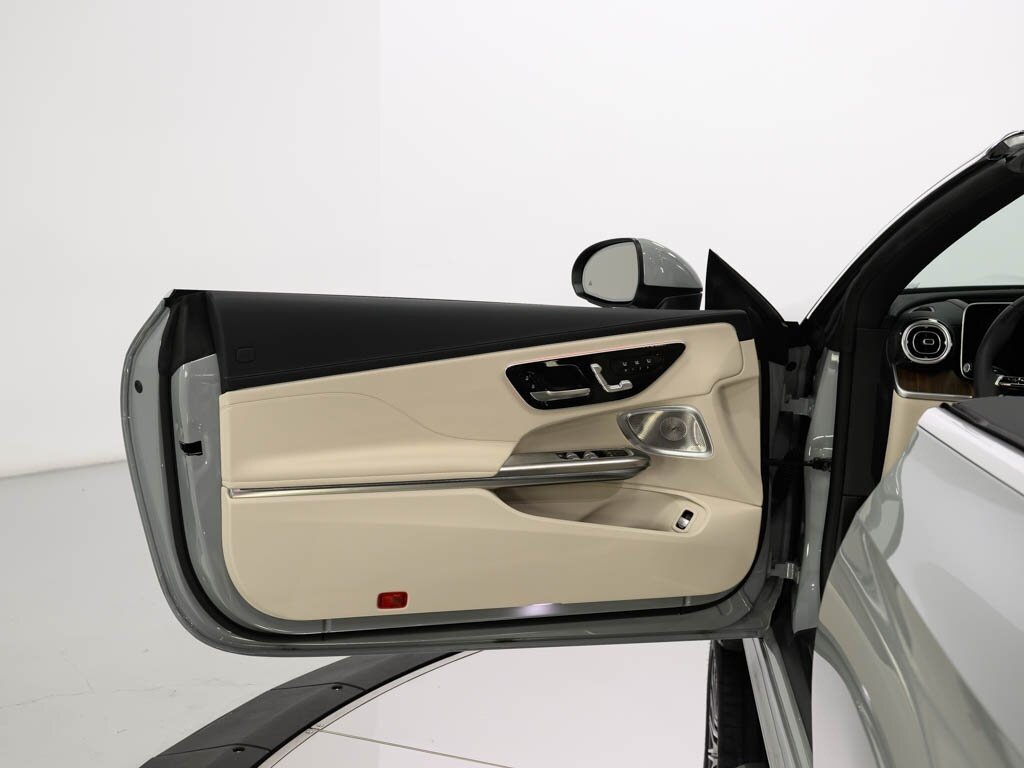 2025 Mercedes-Benz CLE 450 4MATIC $87K MSRP Pinnacle Trim Drivers Assist   - Photo 45 - Sarasota, FL 34243