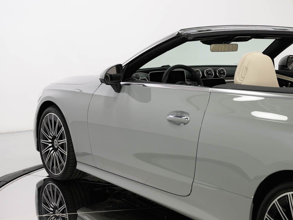 2025 Mercedes-Benz CLE 450 4MATIC $87K MSRP Pinnacle Trim Drivers Assist   - Photo 36 - Sarasota, FL 34243