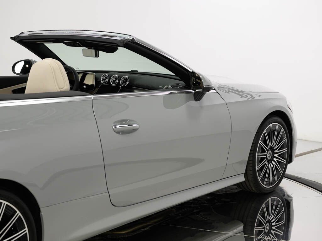 2025 Mercedes-Benz CLE 450 4MATIC $87K MSRP Pinnacle Trim Drivers Assist   - Photo 35 - Sarasota, FL 34243