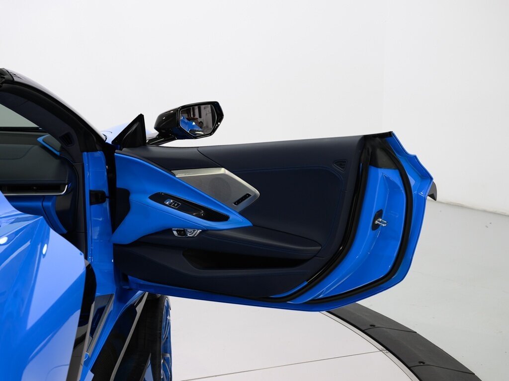 2021 Chevrolet Corvette Stingray Conv 3LT Z51 Performance Pkg   - Photo 46 - Sarasota, FL 34243