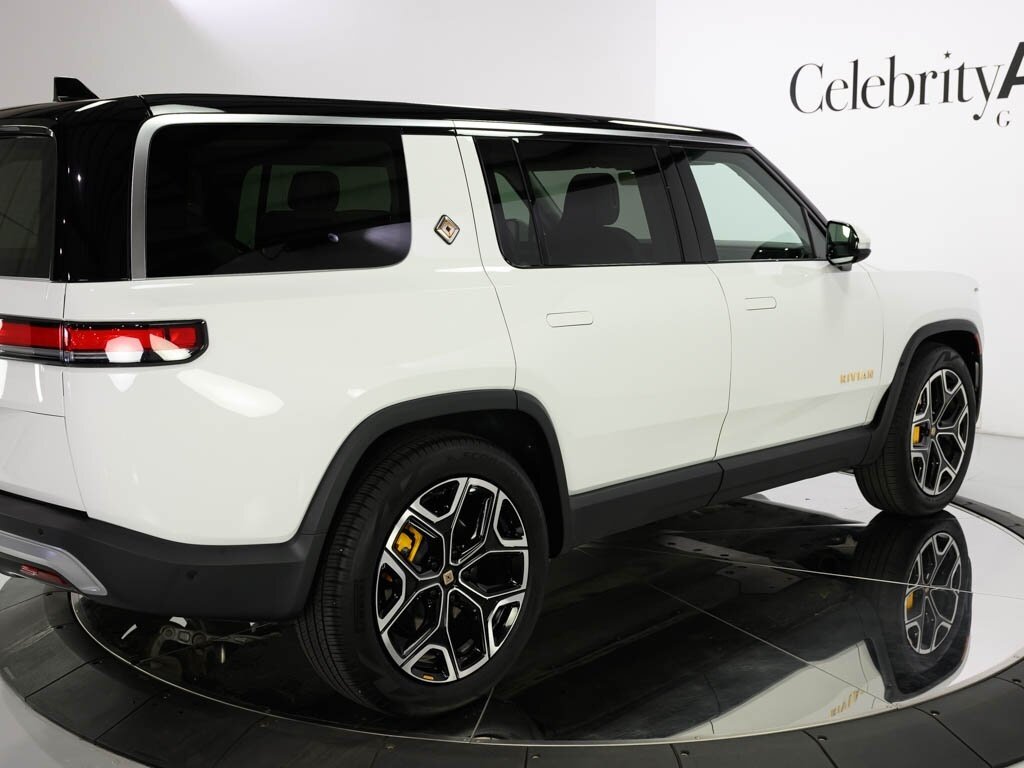 2023 Rivian R1S Launch Edition Quad Motor AWD Large Pack Battery - Photo 21 - Sarasota, FL 34243
