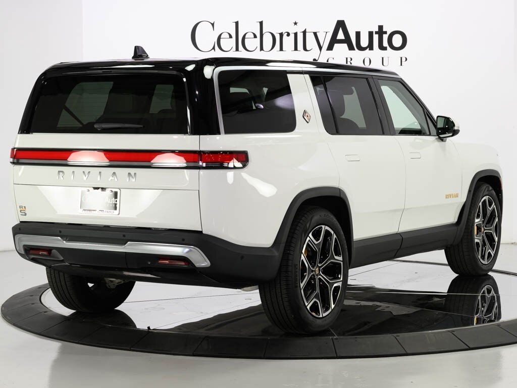 2023 Rivian R1S Launch Edition Quad Motor AWD Large Pack Battery - Photo 7 - Sarasota, FL 34243