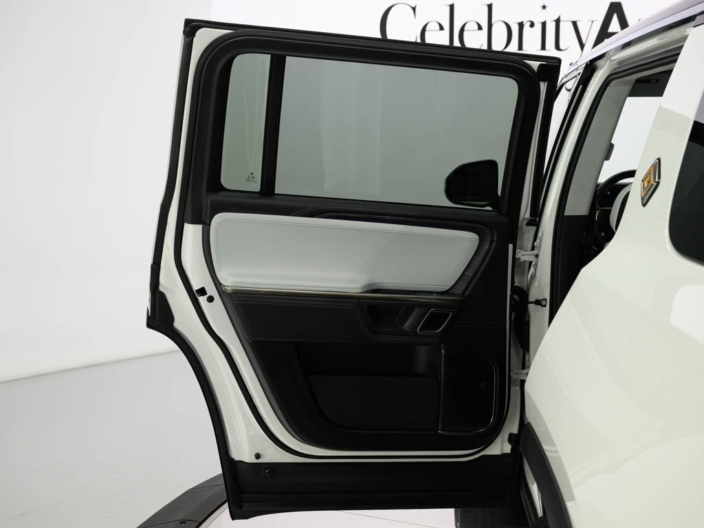 2023 Rivian R1S Launch Edition Quad Motor AWD Large Pack Battery - Photo 38 - Sarasota, FL 34243