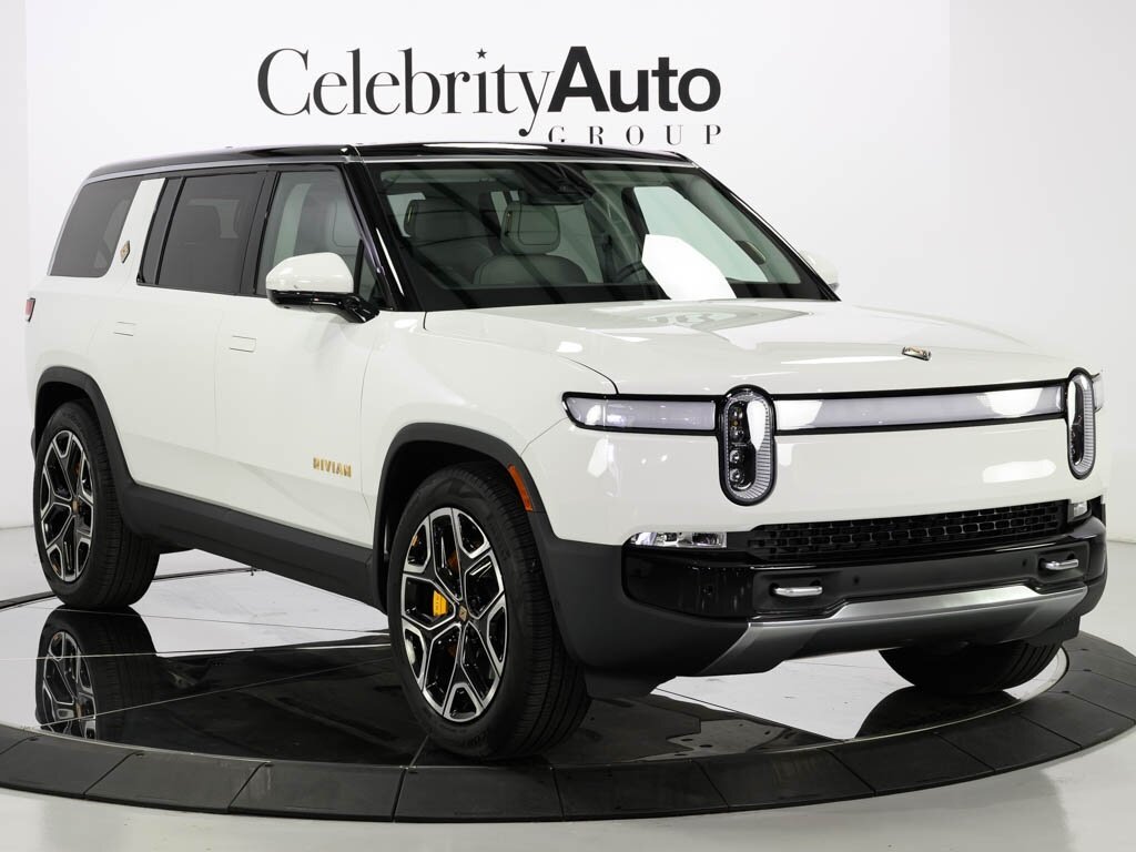 2023 Rivian R1S Launch Edition Quad Motor AWD Large Pack Battery - Photo 9 - Sarasota, FL 34243