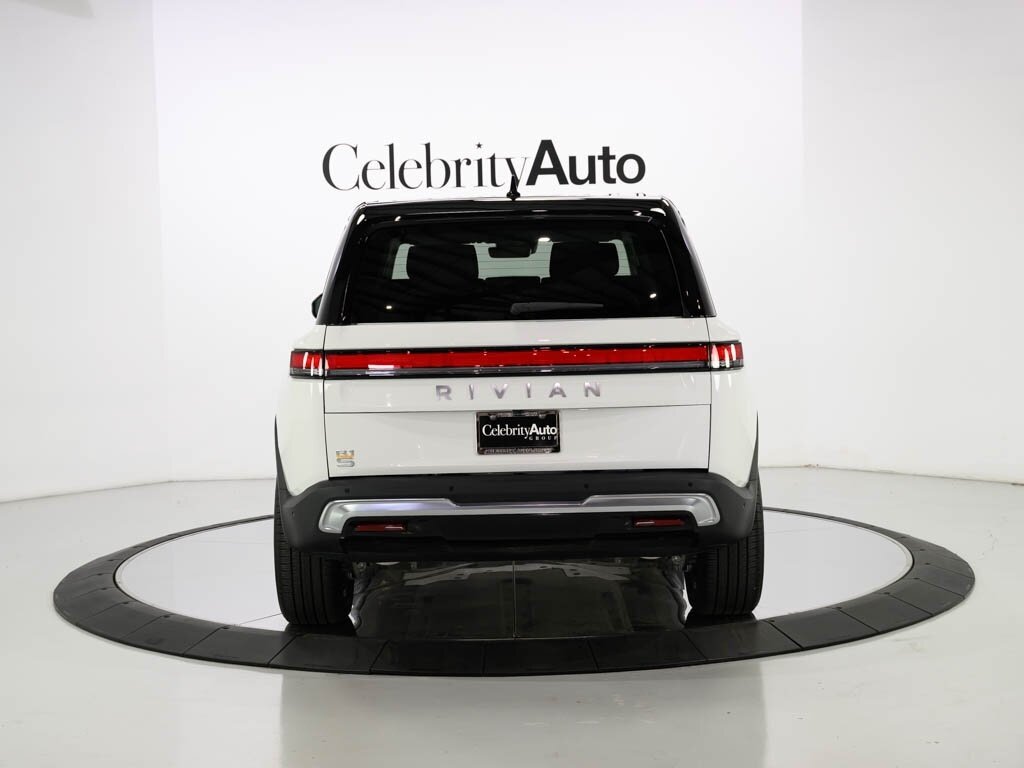 2023 Rivian R1S Launch Edition Quad Motor AWD Large Pack Battery - Photo 22 - Sarasota, FL 34243