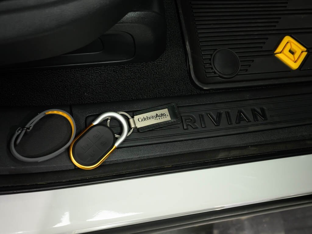 2023 Rivian R1S Launch Edition Quad Motor AWD Large Pack Battery - Photo 65 - Sarasota, FL 34243