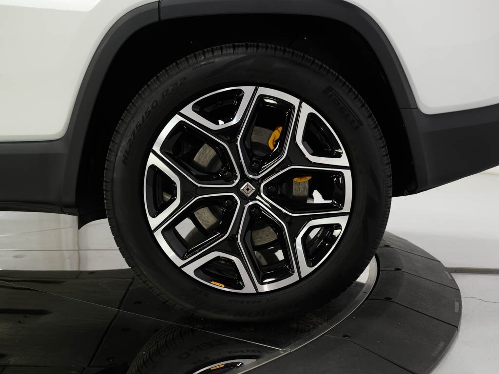 2023 Rivian R1S Launch Edition Quad Motor AWD Large Pack Battery - Photo 35 - Sarasota, FL 34243