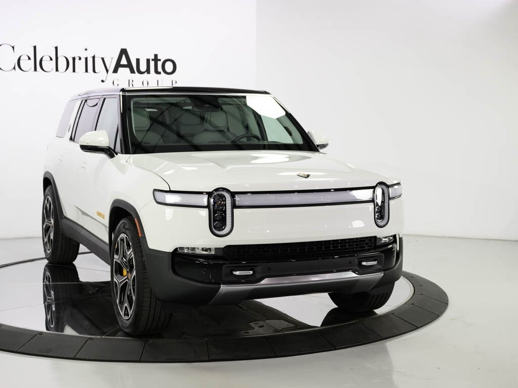 2023 Rivian R1S Launch Edition Quad Motor AWD Large Pack Battery - Photo 19 - Sarasota, FL 34243