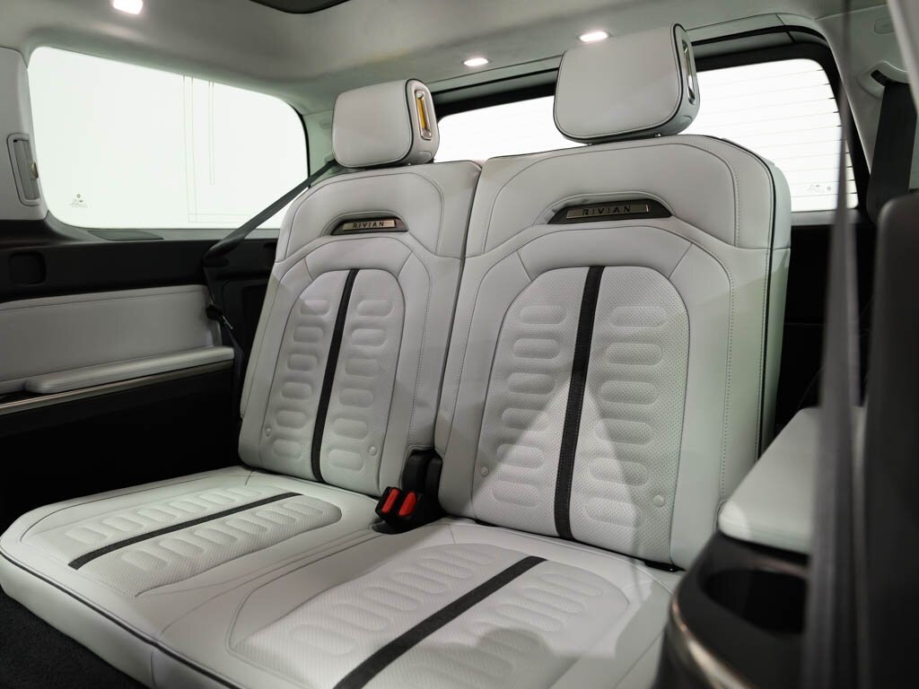2023 Rivian R1S Launch Edition Quad Motor AWD Large Pack Battery - Photo 47 - Sarasota, FL 34243