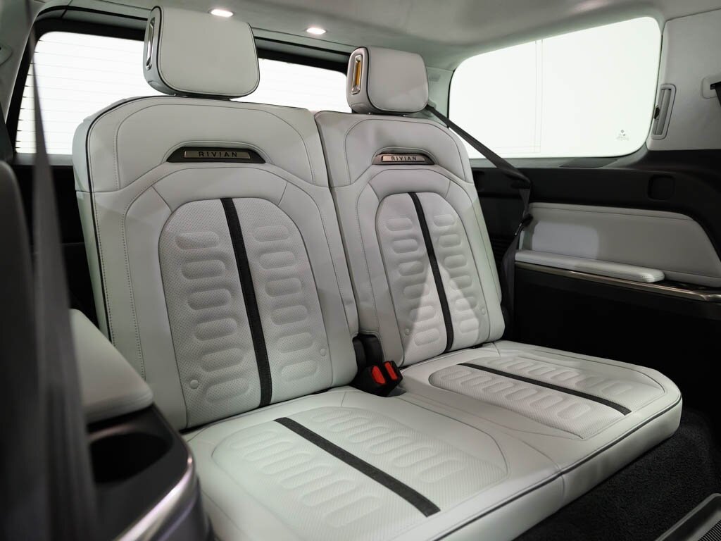2023 Rivian R1S Launch Edition Quad Motor AWD Large Pack Battery - Photo 45 - Sarasota, FL 34243