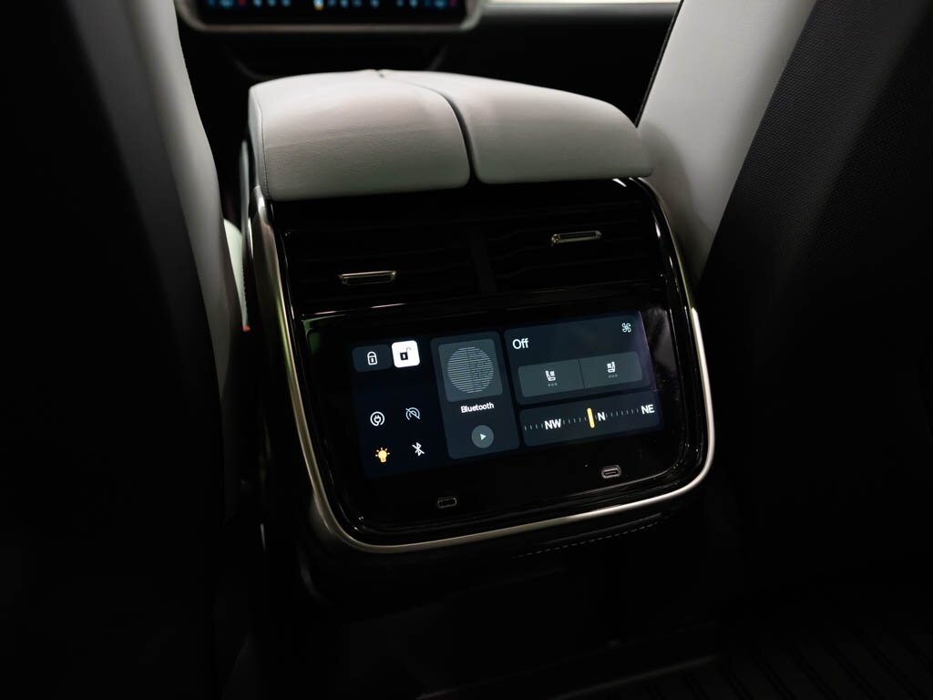 2023 Rivian R1S Launch Edition Quad Motor AWD Large Pack Battery - Photo 61 - Sarasota, FL 34243