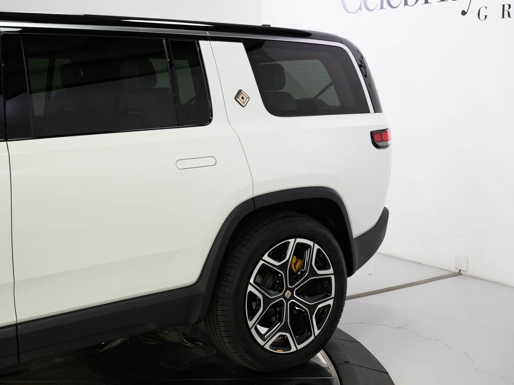 2023 Rivian R1S Launch Edition Quad Motor AWD Large Pack Battery - Photo 29 - Sarasota, FL 34243