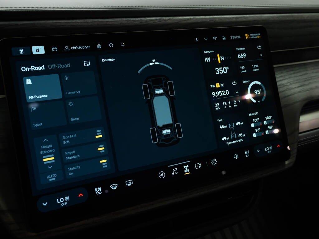 2023 Rivian R1S Launch Edition Quad Motor AWD Large Pack Battery - Photo 55 - Sarasota, FL 34243