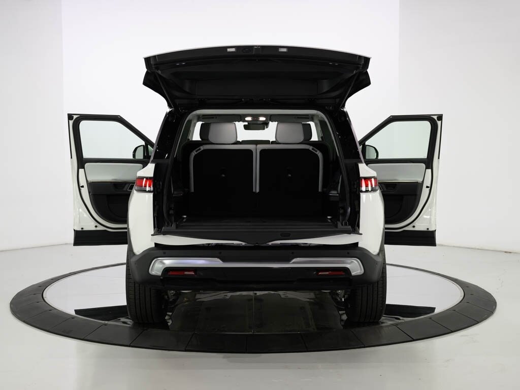 2023 Rivian R1S Launch Edition Quad Motor AWD Large Pack Battery - Photo 62 - Sarasota, FL 34243