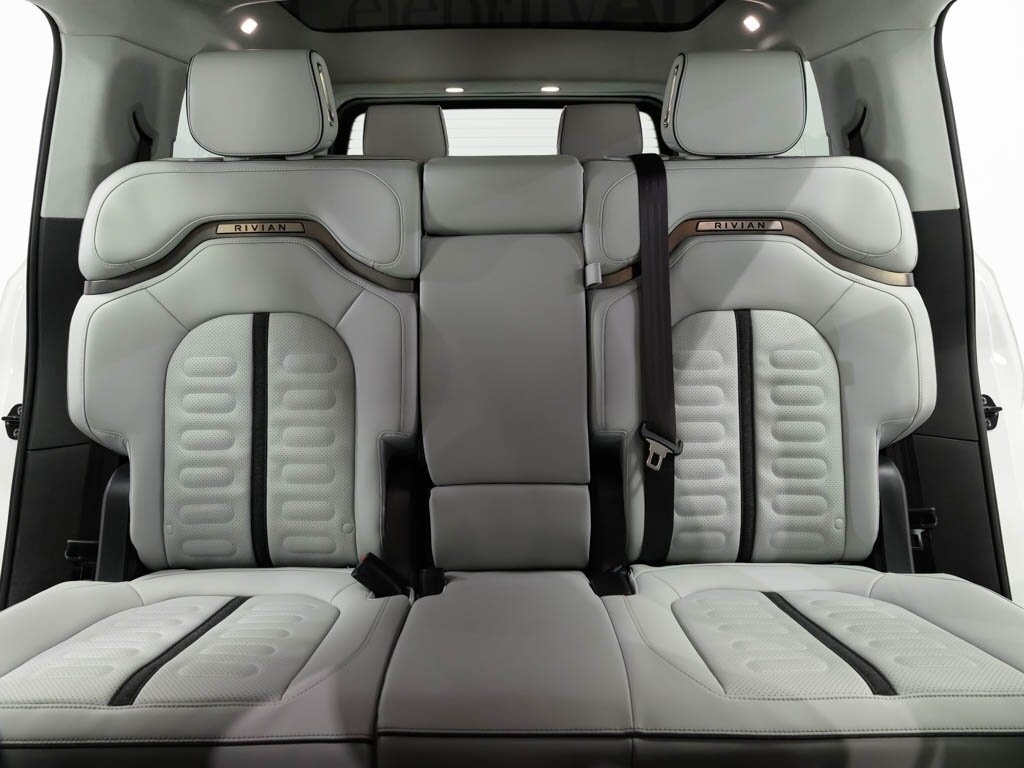 2023 Rivian R1S Launch Edition Quad Motor AWD Large Pack Battery - Photo 43 - Sarasota, FL 34243