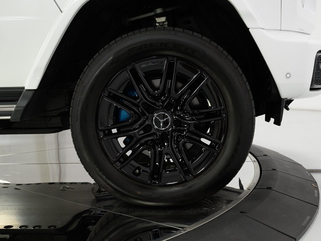 2025 Mercedes-Benz G580 Edition 1 with EQ Technology $182K MSRP - Photo 34 - Sarasota, FL 34243