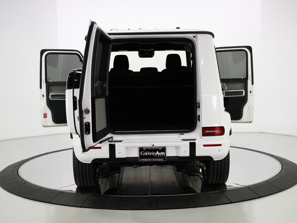 2025 Mercedes-Benz G580 Edition 1 with EQ Technology $182K MSRP - Photo 68 - Sarasota, FL 34243