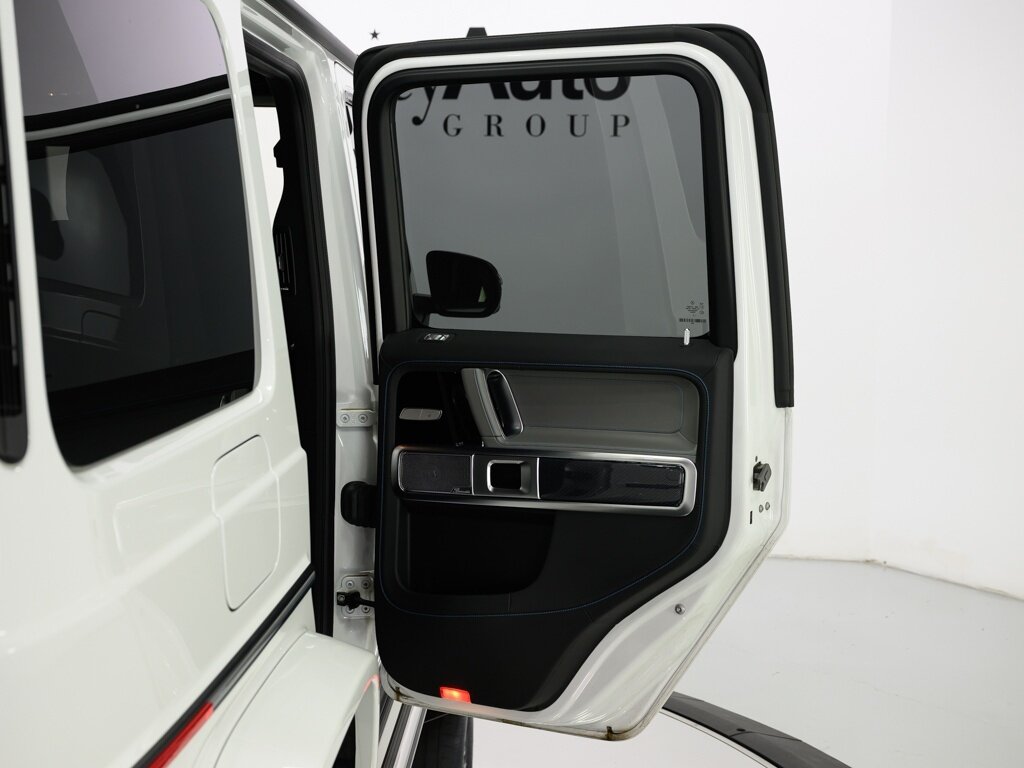 2025 Mercedes-Benz G580 Edition 1 with EQ Technology $182K MSRP - Photo 41 - Sarasota, FL 34243