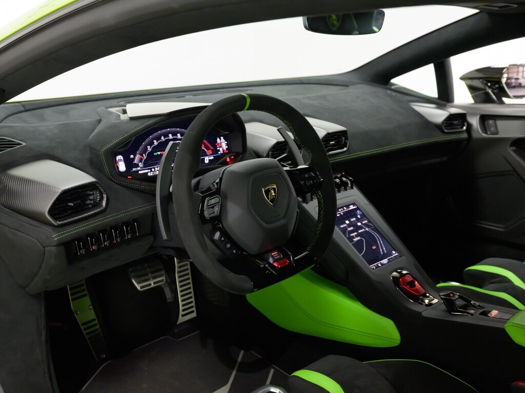 2023 Lamborghini Huracan STO Sport Seats Dark Chrome & Carbon Trim   - Photo 40 - Sarasota, FL 34243